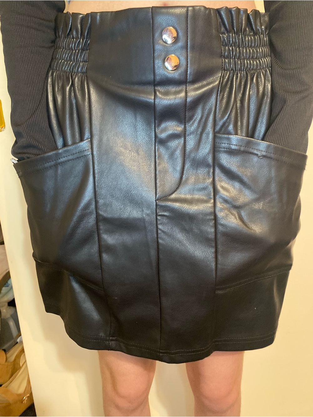 Black Faux Leather Mini Skirt with Front Pockets size small - Picture 4 of 11